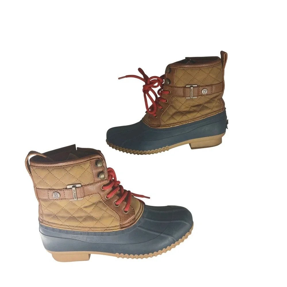 Tommy Hilfiger Duck Boot 8M Blue Tan Quilted Fleece Lined Winter Rain Ankle Boot